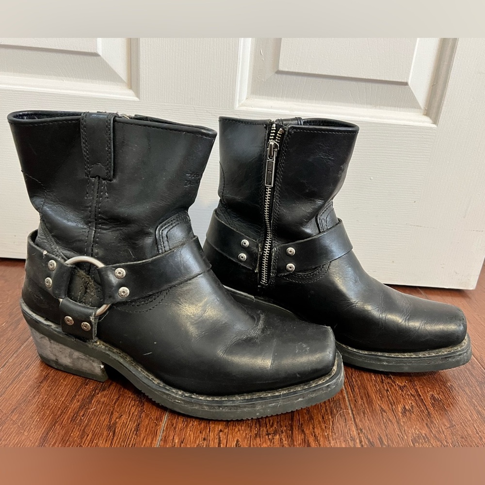 Harley Davidson women’s harness ankle boots size 9.5